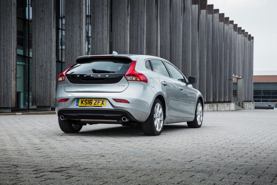  Volvo V40 D4 Inscription 2016 года  (UK) (фото 32 из 34)